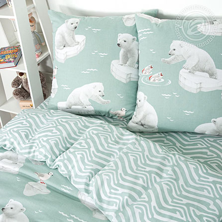 Поплин снежок, животные. Цвет зеленый. Компаньон