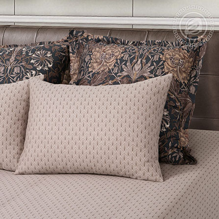 Сатин морис, цветы. Цвет бежевый. Компаньон